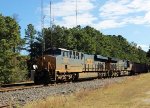 CSX 3177 leads train L619-18 southbound